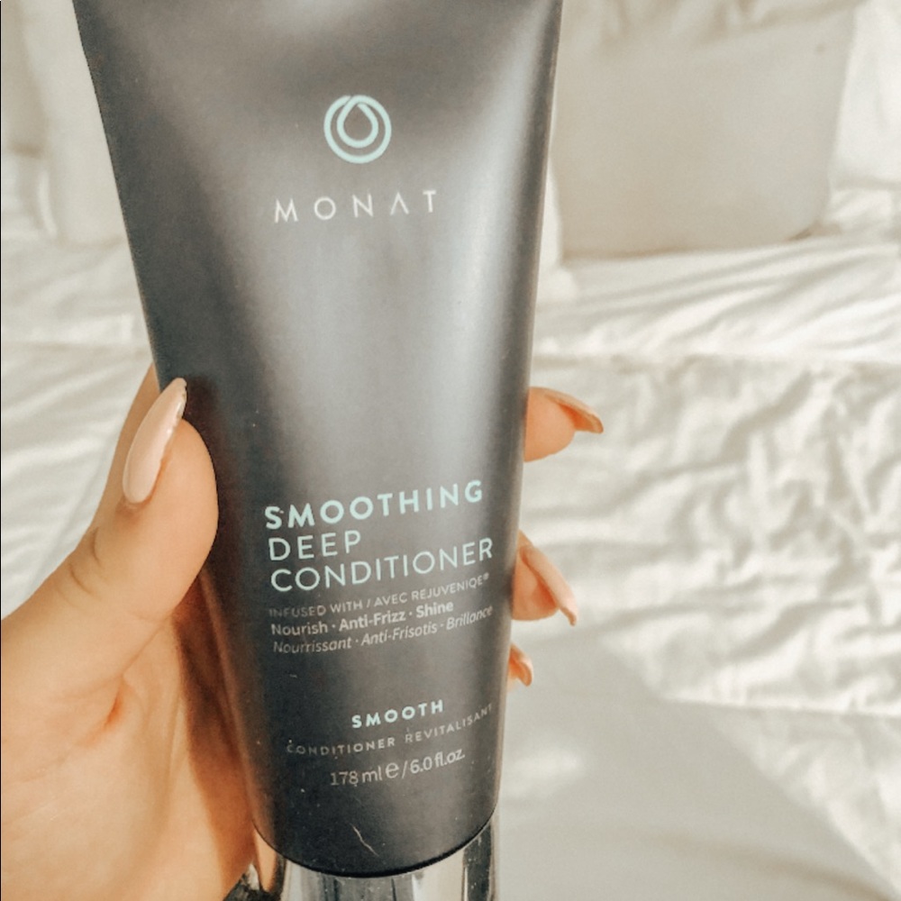 Monat smoothing deep conditioner